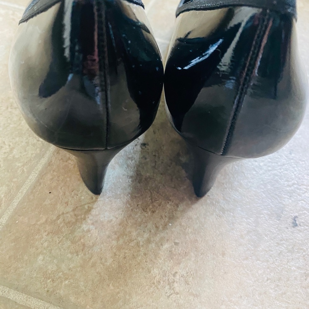 Shoes - Picture 4 of 5